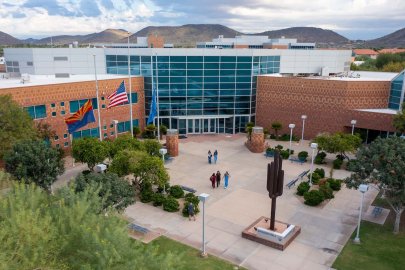 Aerial view of Sahuaro Hall on the Midwestern University Glendale Campus.