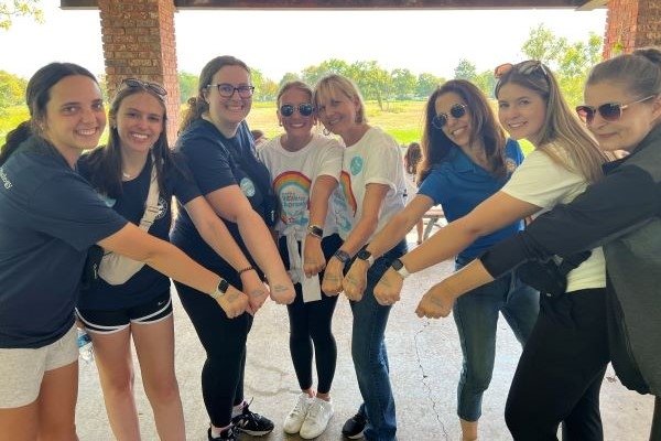 Students, faculty participate in Apraxia walk
